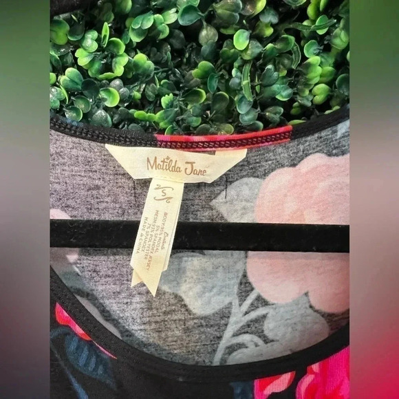 Matilda Jane Winter Blooms Tunic with Roses - size Small - Picture 7 of 7